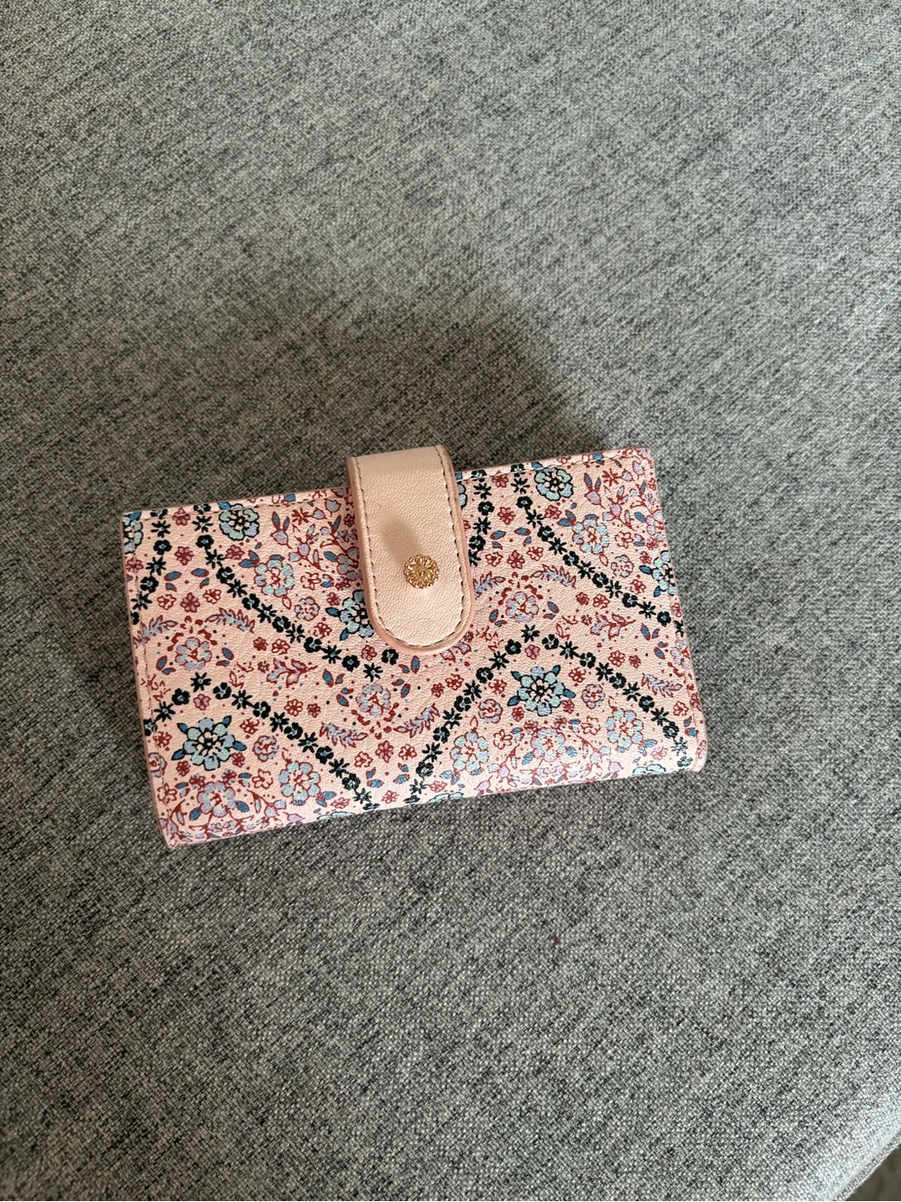 Lauren Conrad Snap Wallet